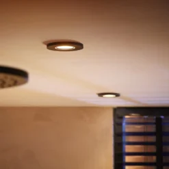 Philips Hue Xamento Spot White&Color, 3er, Schwarz -Heimbeleuchtung 10008239 4