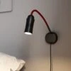 Neo! Flex Hotel II LED-Wandleuchte, Schwarz/rot
