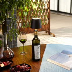 Lindby Linor LED-Weinflaschenlampe Schwarz Akku