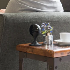 Yale Wi-Fi Innenkamera, Full HD -Heimbeleuchtung 1079001 3