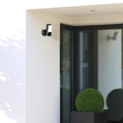 Eve Outdoor Cam, Smarte Flutlichtkamera 11 Eve Outdoor Cam, Smarte Flutlichtkamera -Heimbeleuchtung 2029030 2