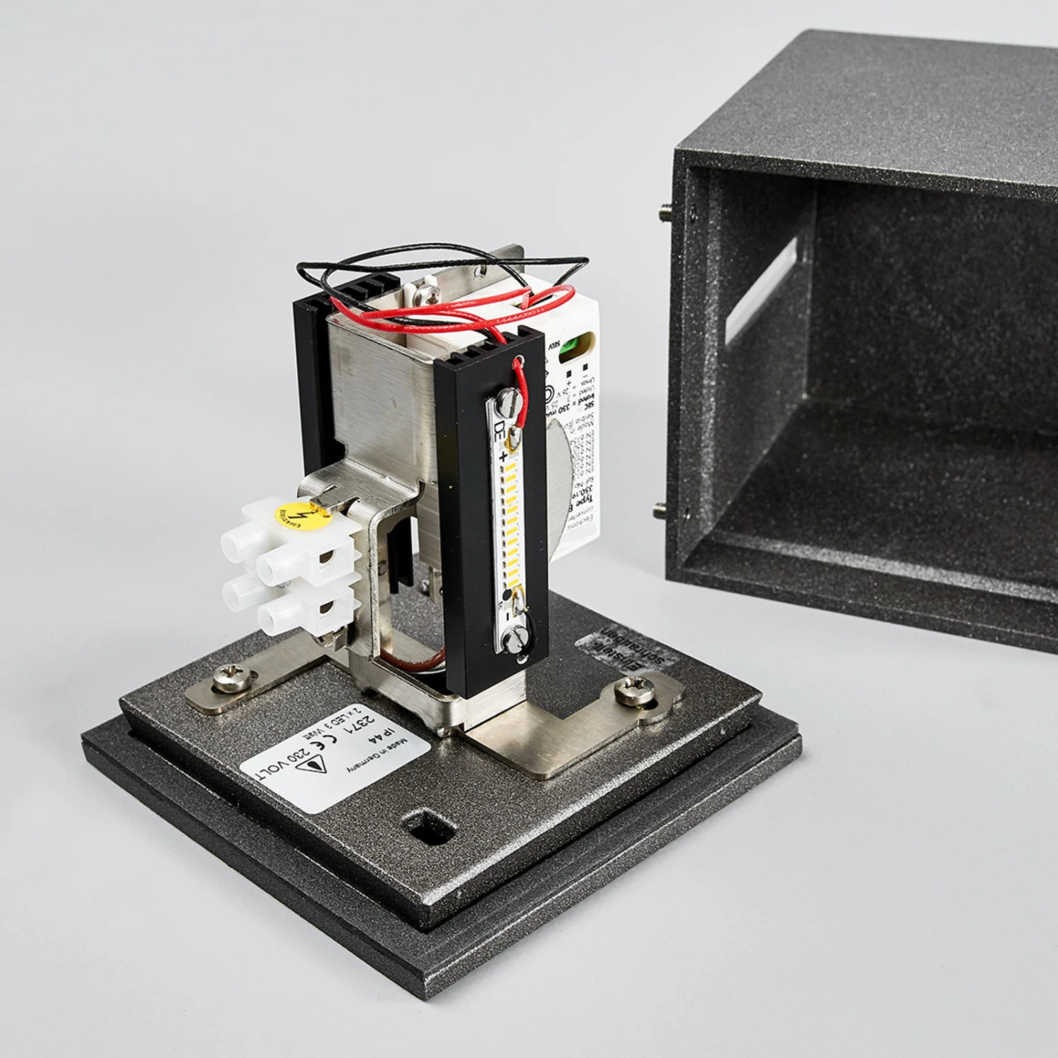 LED-Strahler Leron Lichtaustritt Eng Breit 9 LED-Strahler Leron Lichtaustritt Eng Breit – Bild 9