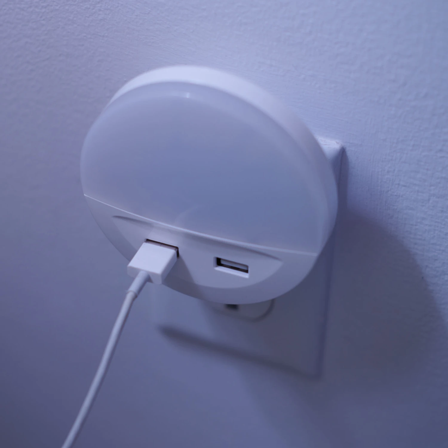 LEDVANCE Lunetta USB LED-Nachtlicht Mit USB-Port 4 LEDVANCE Lunetta USB LED-Nachtlicht Mit USB-Port – Bild 4