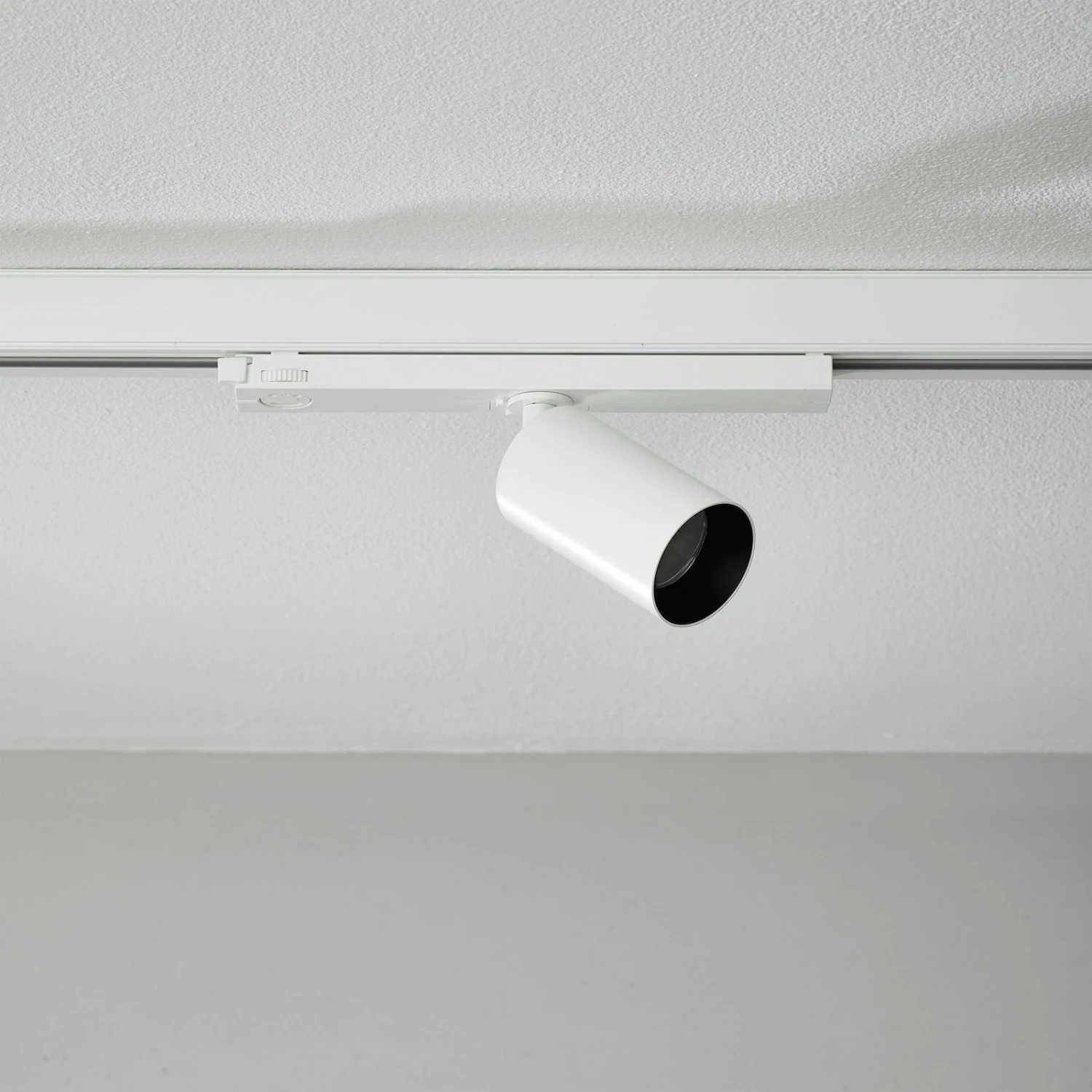 Arcchio Tamoo Schienenstrahler 12,1W 24° Weiß 2 Arcchio Tamoo Schienenstrahler 12,1W 24° Weiß – Bild 2