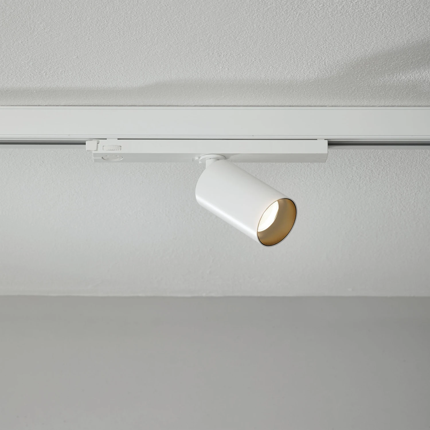 Arcchio Tamoo Schienenstrahler 12,1W 24° Weiß 1 Arcchio Tamoo Schienenstrahler 12,1W 24° Weiß