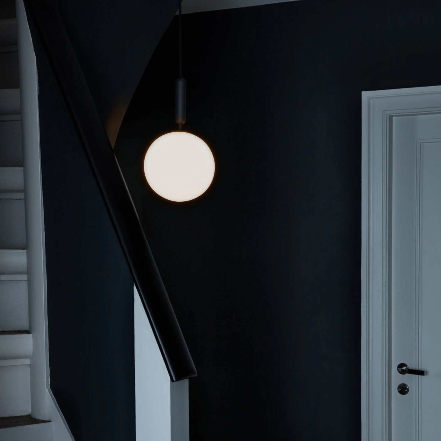 Nuura Miira 1 Large Hängelampe 1fl Grau/weiß 6 Nuura Miira 1 Large Hängelampe 1fl Grau/weiß – Bild 6