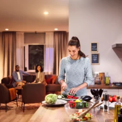 Philips Hue White 9W E27 LED-Lampe, 4er-Packung -Heimbeleuchtung 7534317 3