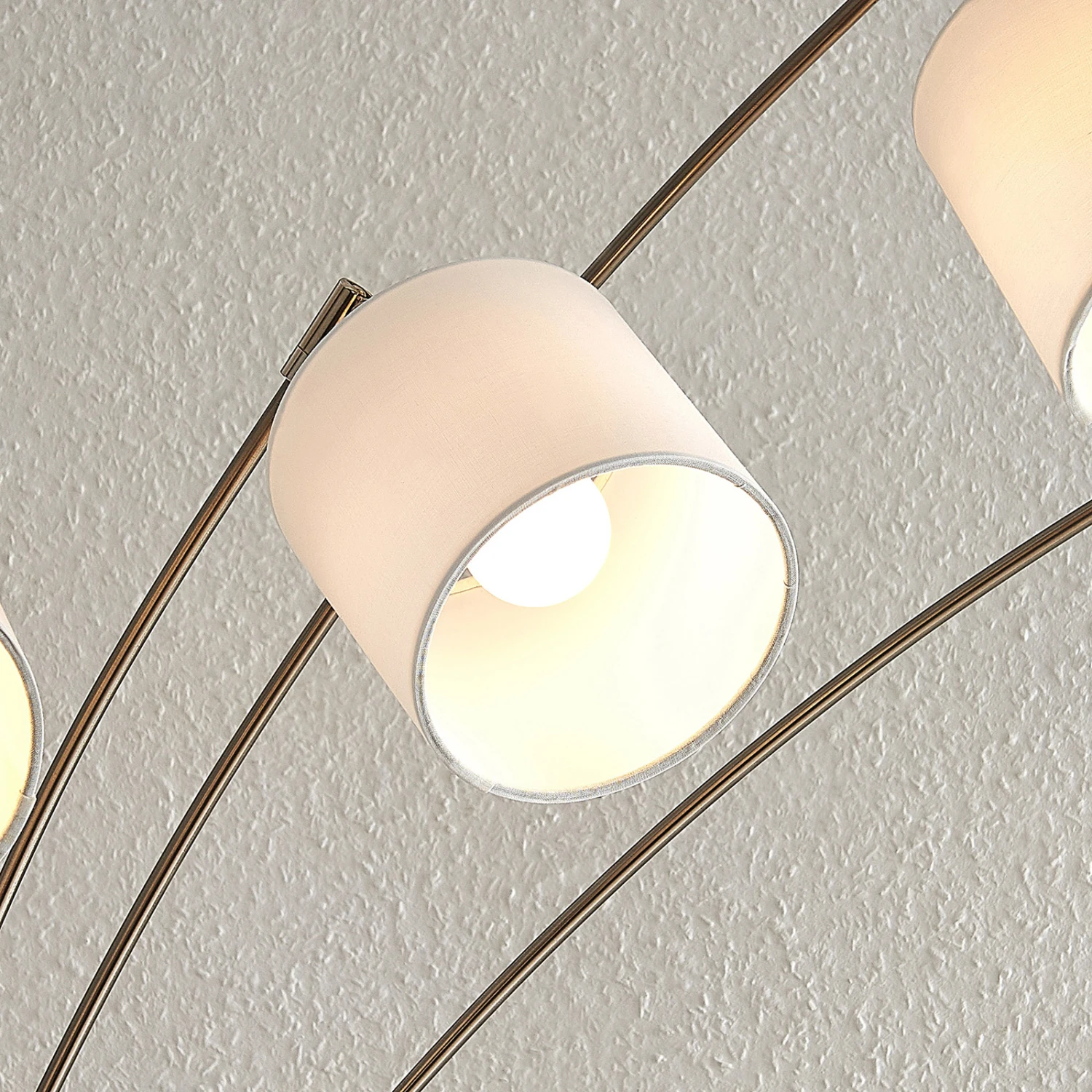 Lindby Stannis Bogenleuchte, Textil, Fünfflammig 4 Lindby Stannis Bogenleuchte, Textil, Fünfflammig – Bild 4