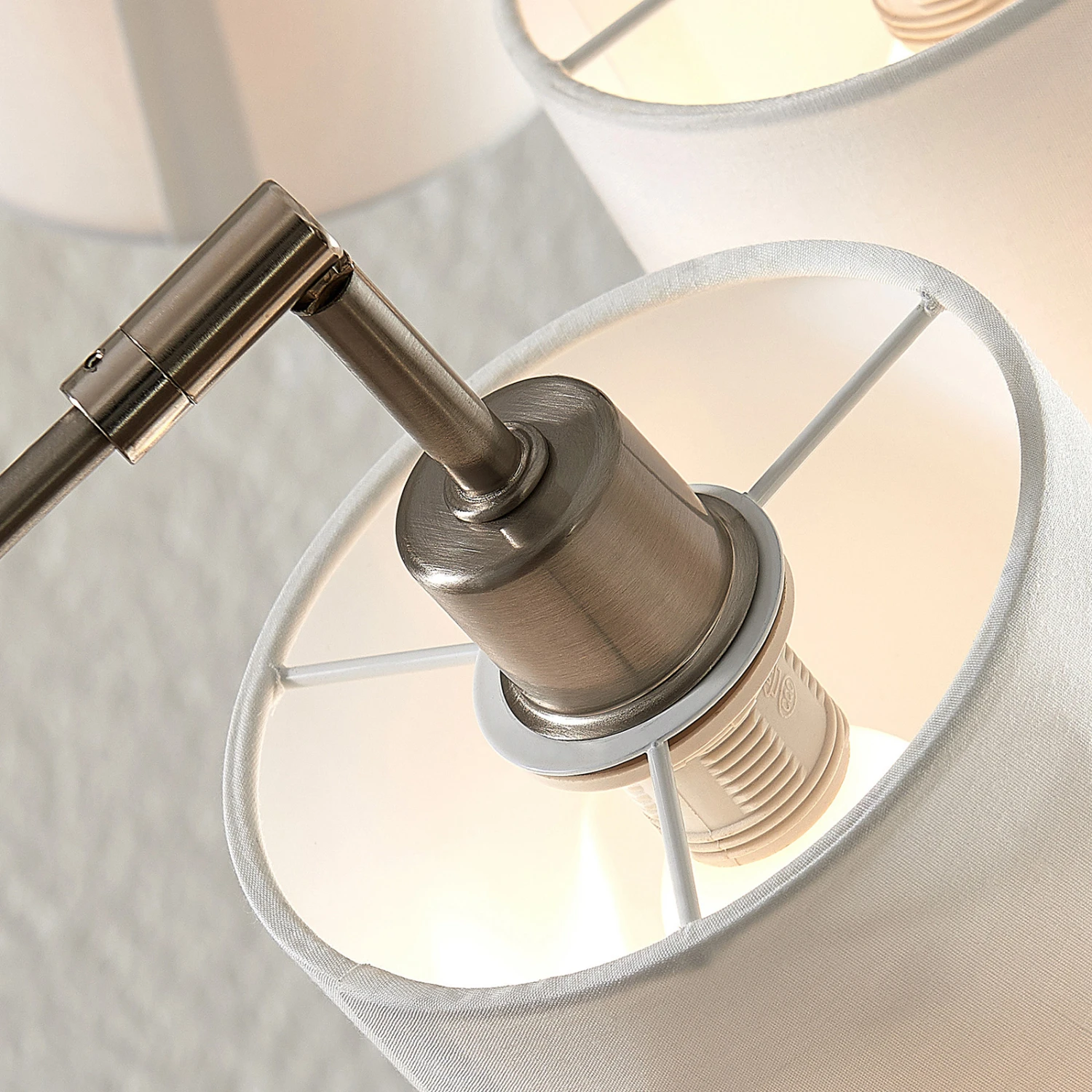 Lindby Stannis Bogenleuchte, Textil, Fünfflammig 6 Lindby Stannis Bogenleuchte, Textil, Fünfflammig – Bild 6