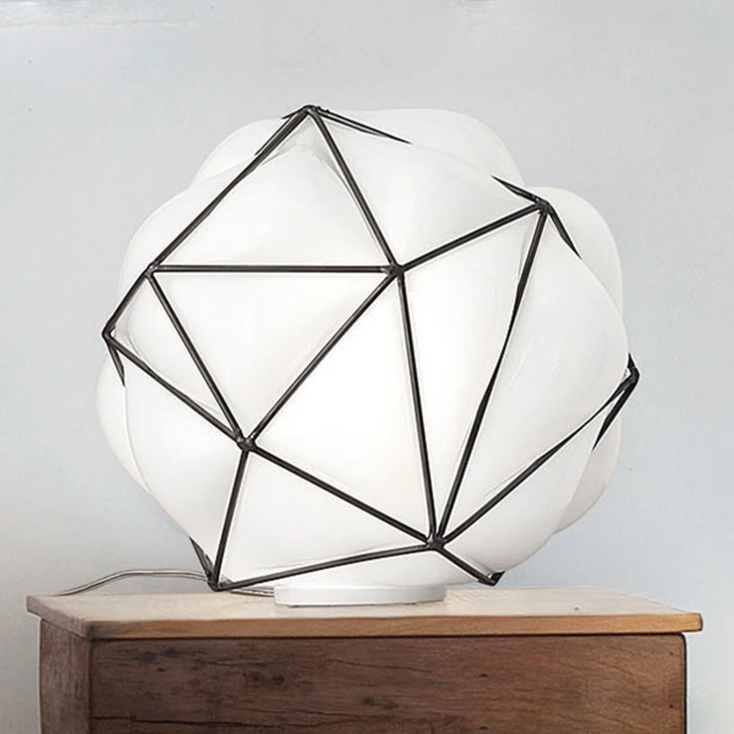 Tischleuchte Semai Mit Mundgeblasenem Schirm 1 Tischleuchte Semai Mit Mundgeblasenem Schirm