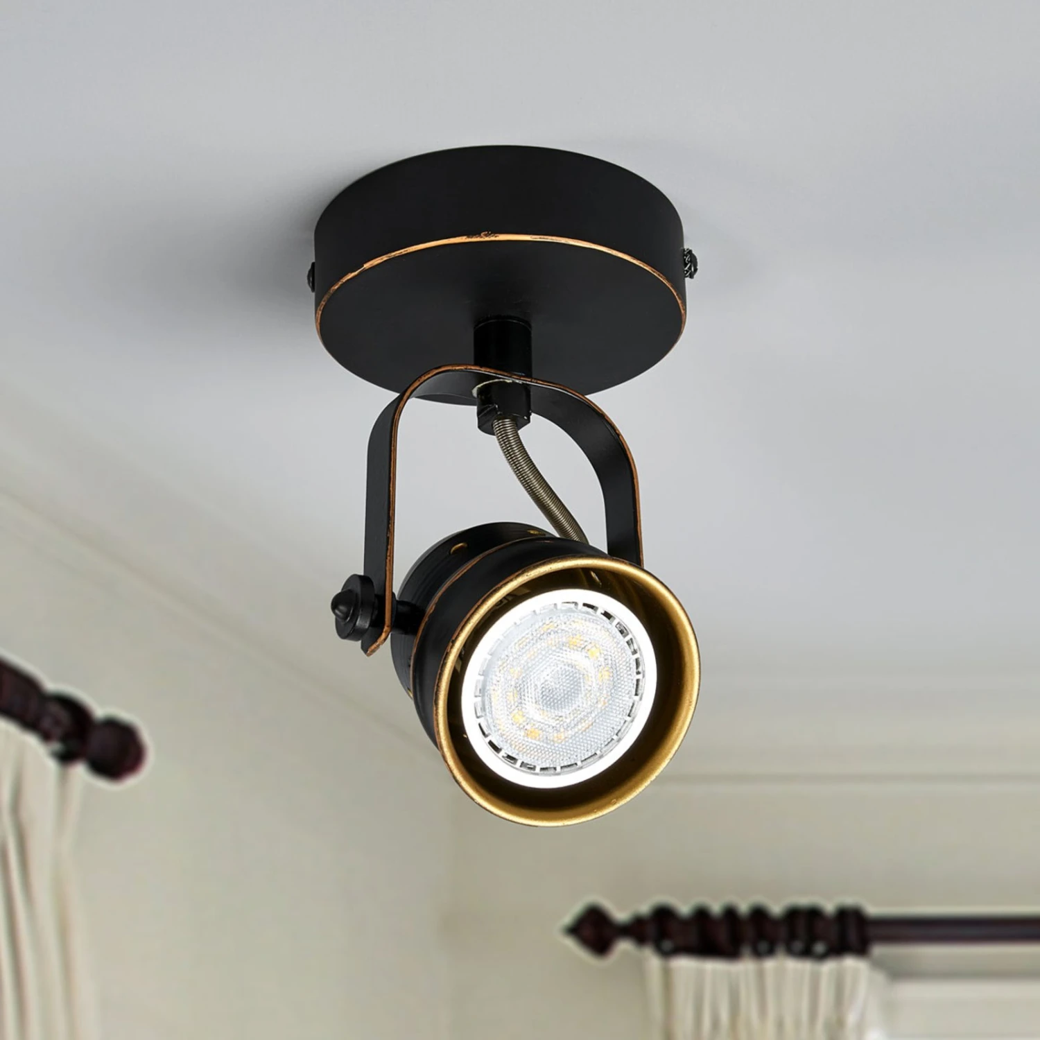 Schwarz-goldener GU10-Spot Leonor 2 Schwarz-goldener GU10-Spot Leonor – Bild 2